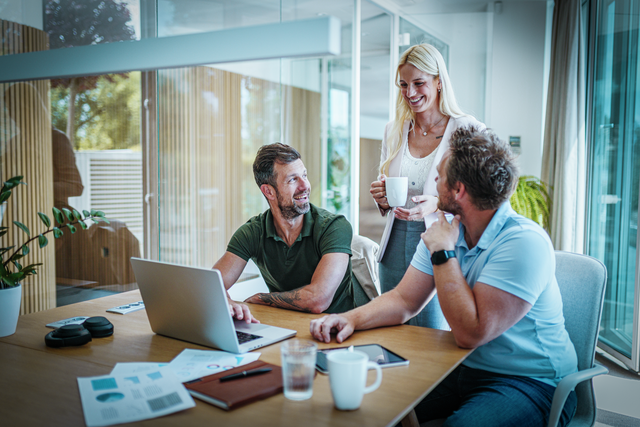 Mennesker på arbeidsplass (Foto: Gettyimages)