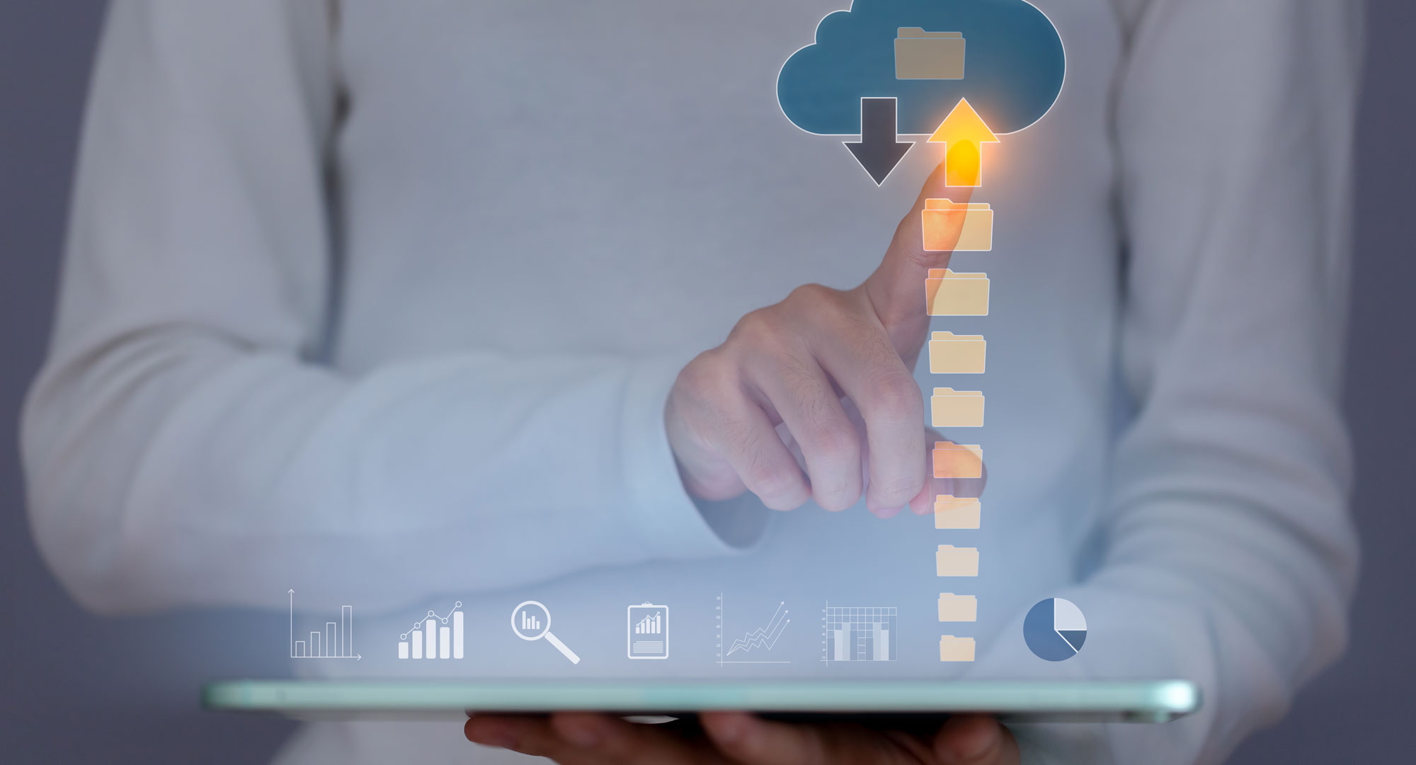 Illustrasjon på opplasting av informasjon til skytjenester
