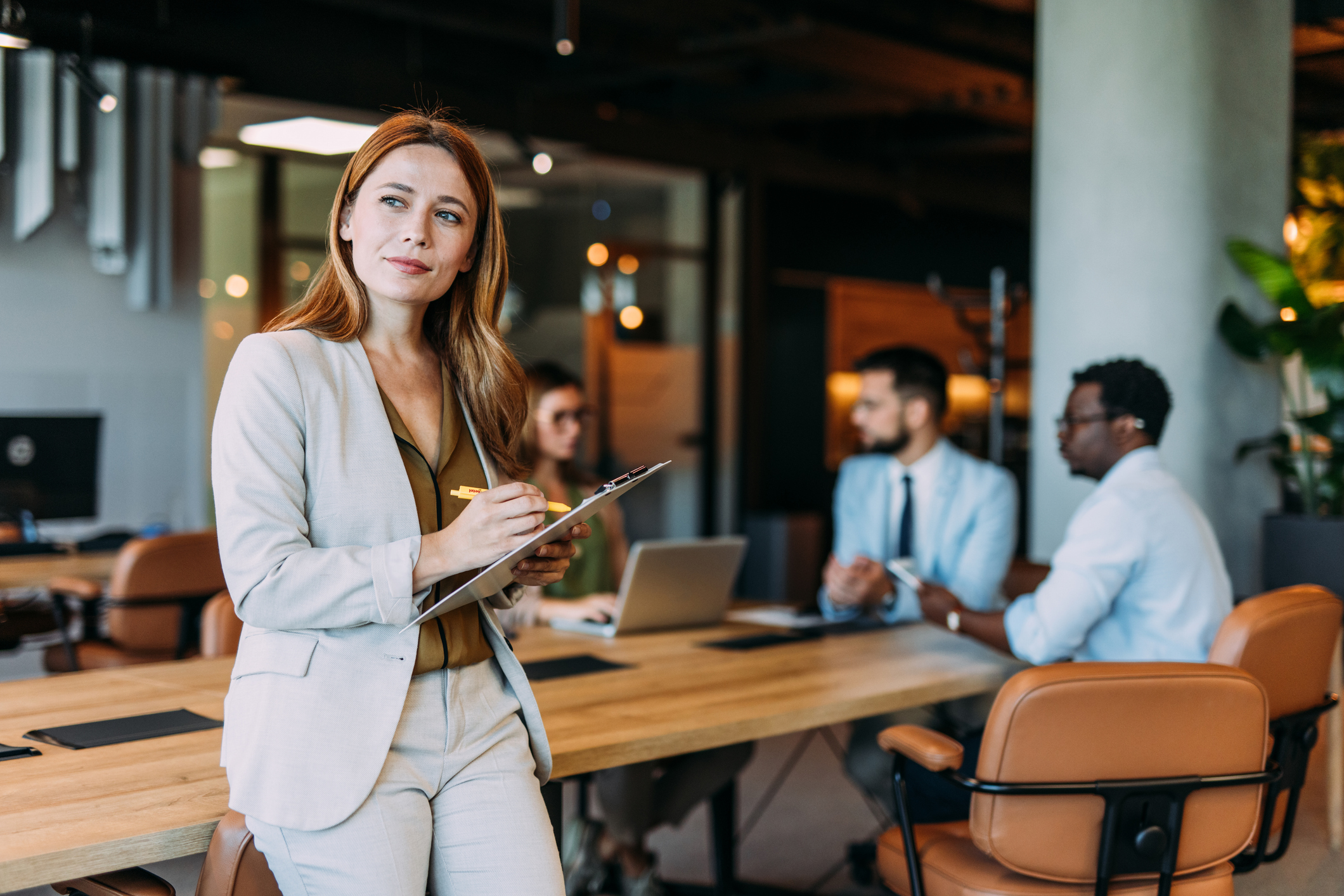 En kvinnelig teamleder.