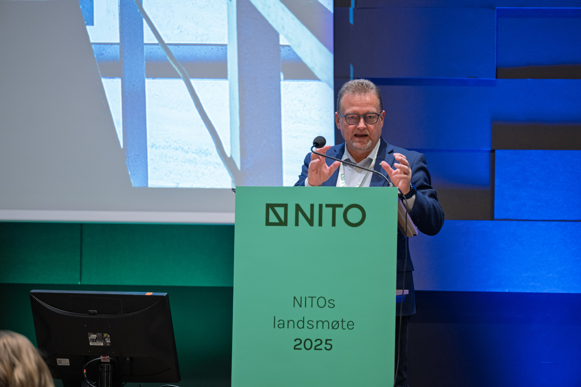 NITOs president, Kjetil Lein, på scenen fra landsmøte.