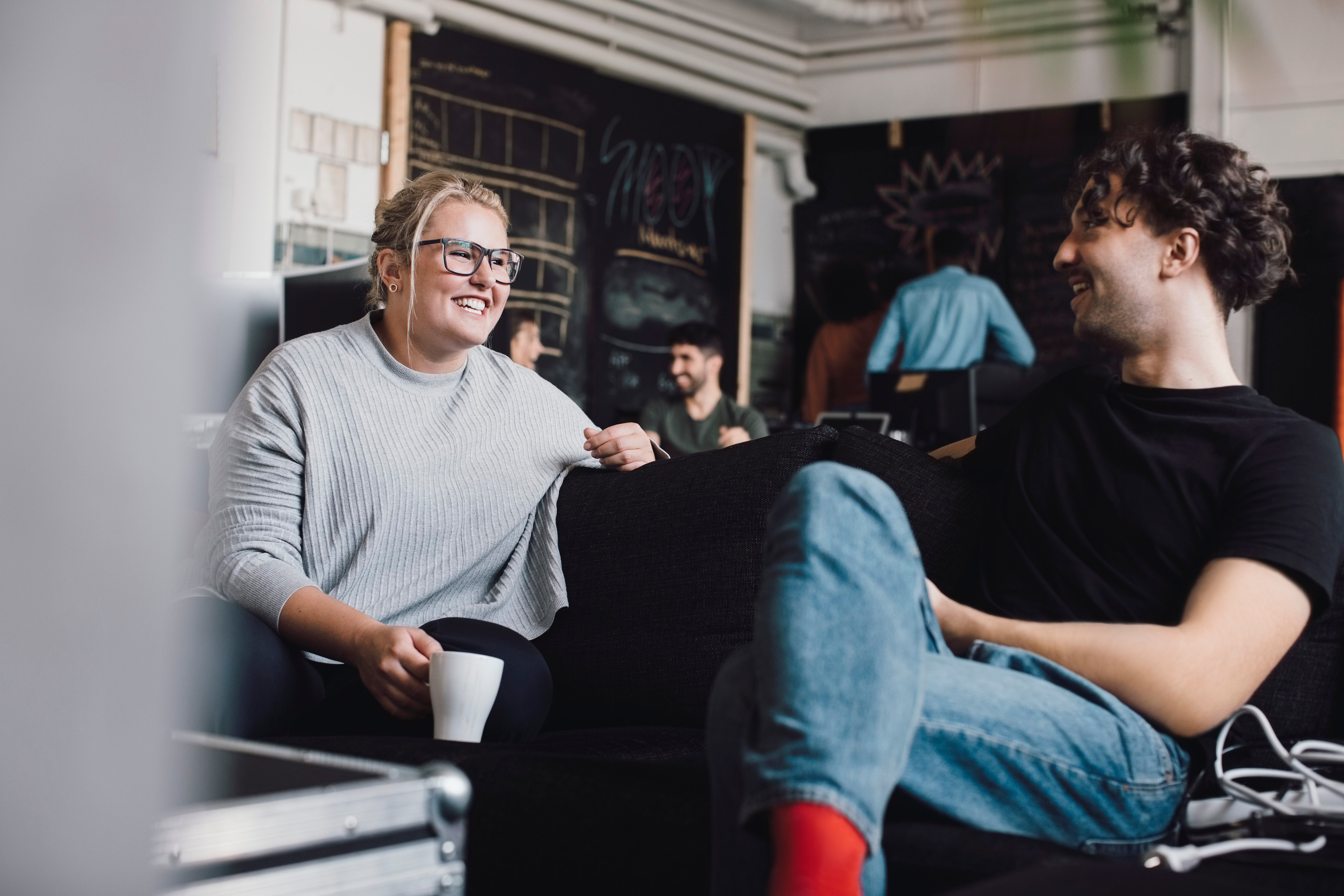 Illustrasjonsbilde kolleger som snakker sammen Foto: GettyImages