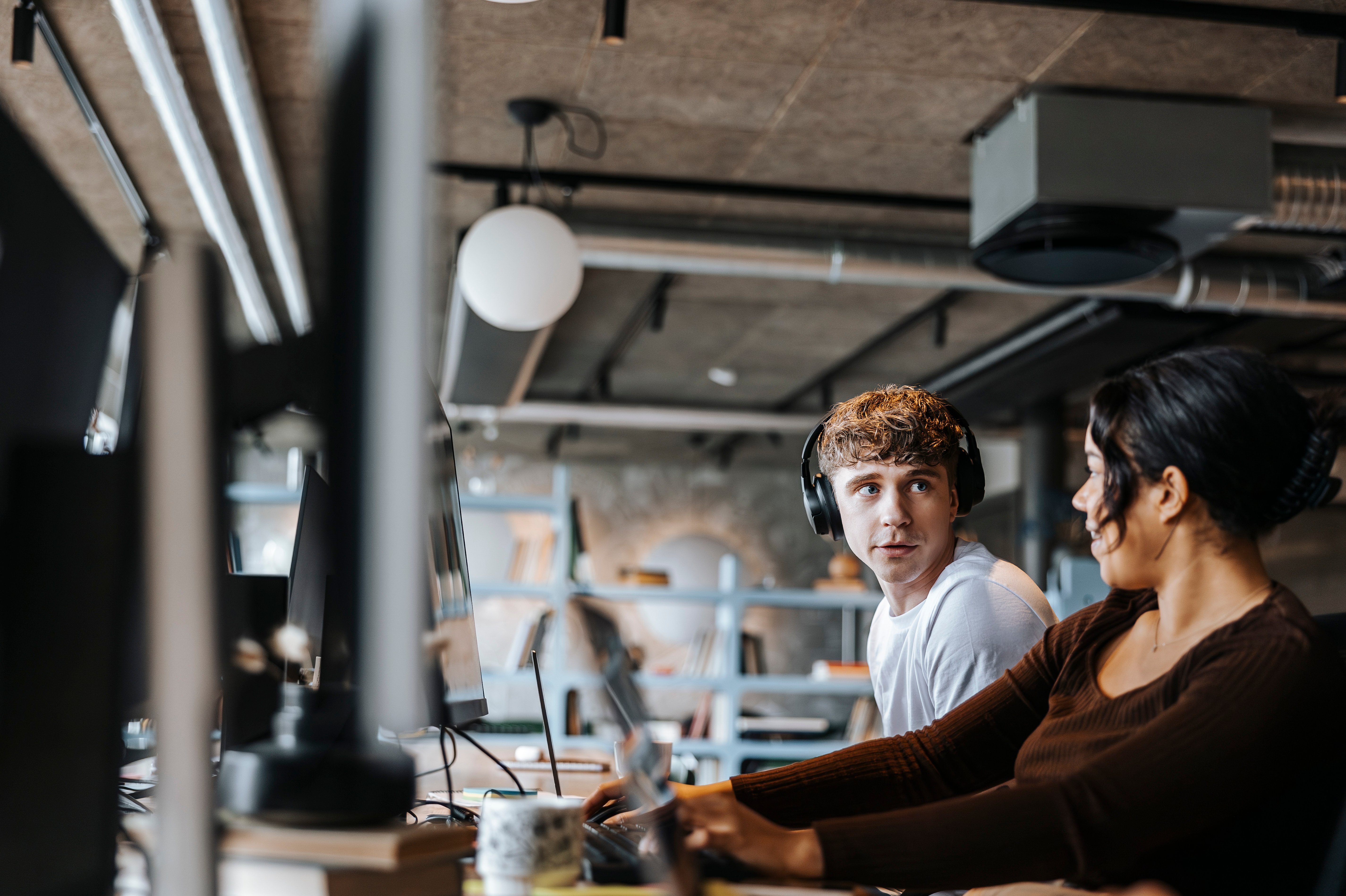 Bli kjent med reglene for arbeidstid, arbeidsfri og hva som er viktig for ingeniører og teknologer